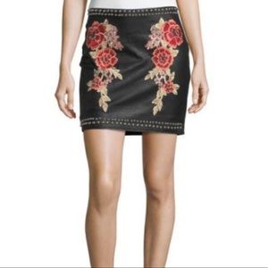 (NWOT) Romeo & Juliet Couture Faux Leather Skirt